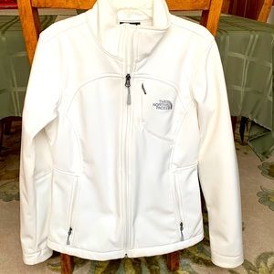 North Face off-white light weight soft-lined slim fit jacket.